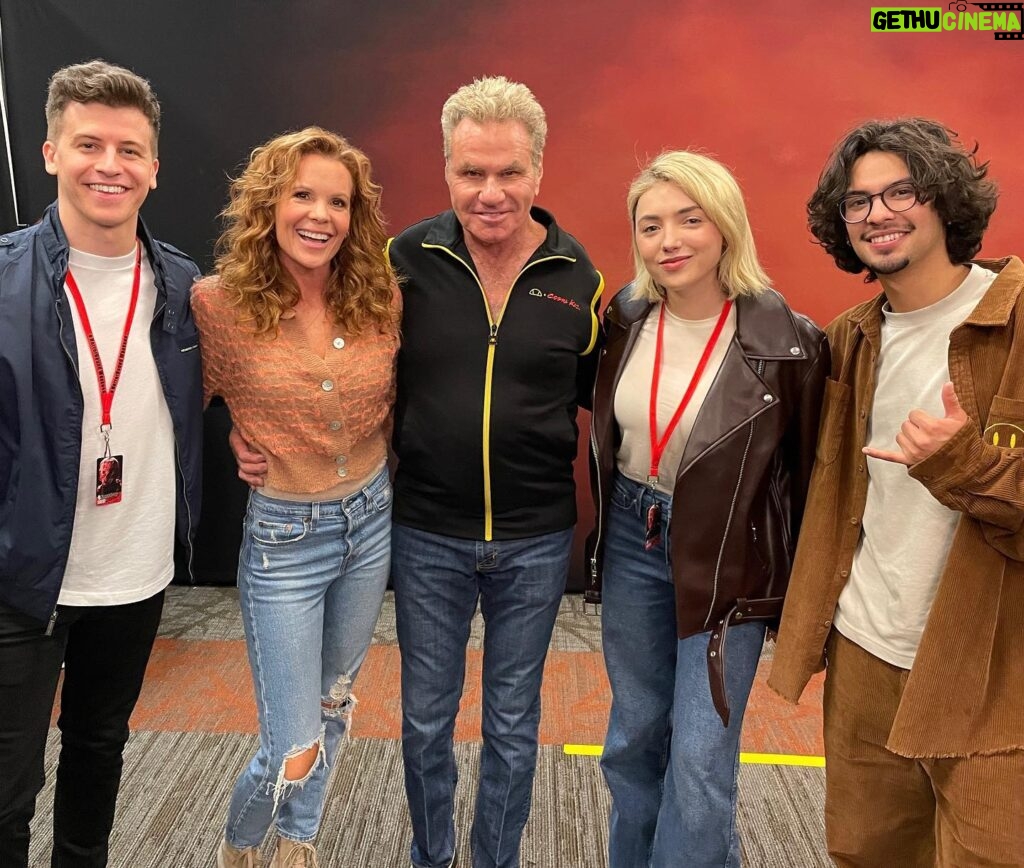 Robyn Lively Instagram - Just hangin’ with these crazy kids here in Cincinnati, Ohio! ❤️🐍 @horrorhound #cobrakai fam!