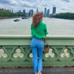 Robyn Lively Instagram – Just forward my calls to London please. 🇬🇧♥️🇬🇧
