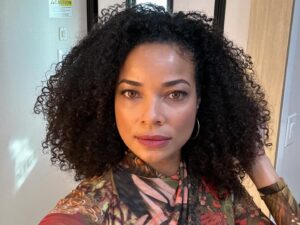 Rochelle Aytes Instagram - Happy Friday! 2 Hours of S.W.A.T TONIGHT! 🔥🔥 @swatcbs #Swat @cbstv