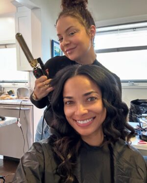 Rochelle Aytes Instagram - Whoooo!! It’s  hard work getting ready for events! Thank you to my awesome hair and makeup team for getting me Red Carpet Ready! 💃🏽 #CBSFallRevealParty
 ♥️ Hair by beautyxsophierose 
  Makeup by @rockinbrows 💋