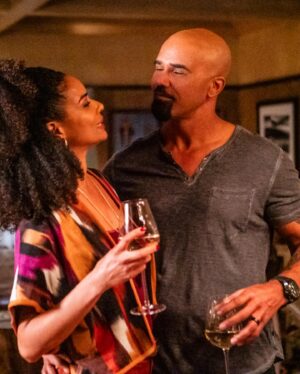 Rochelle Aytes Instagram - What’s good friends! An all new S.W.A.T. Episode 709 are this Friday. 8/7c on CBS! Streaming the day after on @paramountplus 🔥
@cbstv @swatcbs