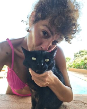 Rocío Madrid Instagram - Una miscelanea de ahora,el pasado y el futuro.
Mi gato negro del alma.
Cuando Pau llegó a mi 26 cumpleaños de sorpresa.
Triana y yo siendo felices ..
La casa de los SP 
En fin...
Deciros que os quiero...
Ya está.
💕