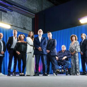 Rocío Madrid Instagram - Mañana a las 22.50 h os esperamos en @telecincoes .
Un reencuentro que por lo poco que he visto va a ser muy emocionante, divertido y nostálgico. 
Fueron 8 años de un programa transgresor, atrevido y único que hizo historia en la tv en este país.
Yo tuve el honor de formar parte de él y están siendo unos días muy emotivos para mi 🥹.
Os espero a todxs.
Gracias @marcjuancomunicacion para @benitosantosoficial por hacerme brillar literalmente 🌟🤗.
Fotos fantásticas como siempre by @joseirun_fotografia ❤️.