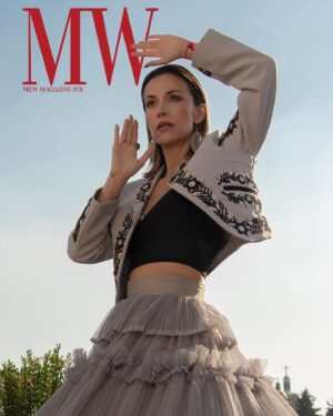 Rocío Verdejo Instagram - Contraportada Mew Magazine Fotografía: @_kbocanegra 
Asistente de fotografía: @mtzluis8 
MUAH: @ren.rgz
Stylist: @luisapena.mx
Look: Blazer y Falda @benitosantosoficial @steponfashion 
Body @hualingerie
Aretes y Anillo @resurrexionanillos
Locación: @octaviacasa.mx