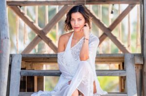 Rocío Verdejo Instagram - Hoy se estrena #40noesnada por @hbomaxla a lado de dos hermanas en un paraíso, acompáñenos con esta experiencia diferente, donde se bailó, se río y se lloró ❤️