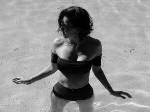 Rocío Verdejo Instagram - 🖤🤍 by @damaamad ... y @hualingerie