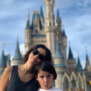 Rocío Verdejo Instagram - Soy feliz de ser madre de este par, me completan, no puedo pedir mas, son mis grandes maestros, gracias S y J por hacerme madre con todo lo que significa... por escogerme en esta vida para ser su mami, son mi motor, mi balance,  mi mundo!!!! Feliz día de las madres a todas por aquí, feliz 10 de Mayo. A mi madre que es la mejor maestra  que me pudo tocar! #diadelamadre