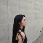 Roh Ji-sun Instagram - 비 내린다 레인부츠 신고 나가자🤭