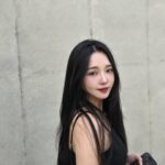 Roh Ji-sun Instagram - 비 내린다 레인부츠 신고 나가자🤭