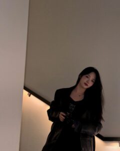 Roh Ji-sun Instagram - 쉬는 날에는 열심히 돌아다니기🏃🏻‍♀️🏃🏻‍♀️