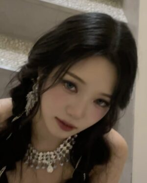 Roh Ji-sun Instagram - 2023 안녕 2024 안녕