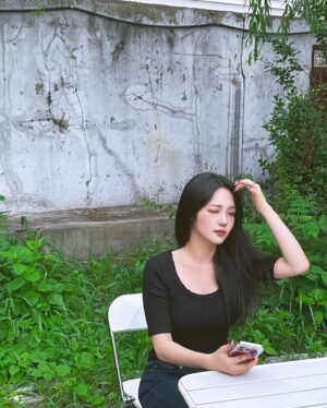 Roh Ji-sun Instagram - 더워!