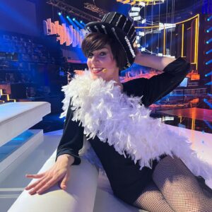Roko Instagram - Gracias a todos por vuestros mensajes bonitos. 
Mi homenaje de corazón a una de las artistas que más ha dado por el teatro, el cine y la música en este país. Nuestra chica yeyé, Concha Velasco. 
Gracias siempre @tucaramesuena @gestmusic @antena3com por seguir dejándome sacar ropa del baúl y jugar a ser otr@s por un ratico. 
Se avecina temporada potente. 
#tucaramesuena #tcms