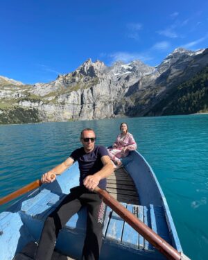 Roksana Janiszewska Instagram - Most beautiful lake! One of my favourite places in Switzerland! 🇨🇭 Lake Oeschinensee 🚣‍♀️ ☀️