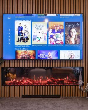 Roksana Janiszewska Instagram - #ad My Christmas break is sorted! 🎄Popcorn, hot chocolate and @itvxofficial ! The new streaming service is completely free and has so many new shows and movies! Go check it out! #itvxofficial #itvx
