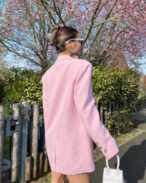 Roksana Janiszewska Instagram - Am I a @zara girl now? 😅🤔🌸 I just posted a new video on my a YouTube channel! It’s the full Spring Zara clothing try on haul! There’s so many cute things in store right now! 😍🎀