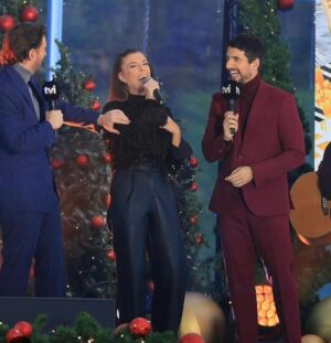 Romana Instagram - E Dia 12-12 na TVI foi a estreia em televisão do meu novo tema VOLTAR ATRÁS!! Dia 22 de dezembro é dia de sair o vídeo clipe e o tema em todas as plataformas digitais. Espero que gostem, com o mesmo amor e verdade que eu pus em cada parte deste tema. Luz e amor para todos!!