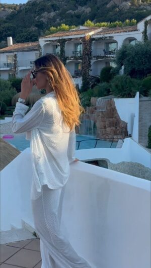 Romina Pierdomenico Instagram - Lasciatemi in questo posto magico☀️ @grandhotelpoltuquatu