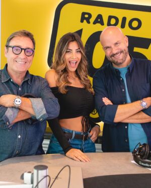 Romina Pierdomenico Instagram - no caption needed😜
 #mybigfam #radio105 #105friends 
@radio105💛