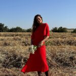 Rona-Lee Shim'on Instagram - פשוט במושב 🌾 cos