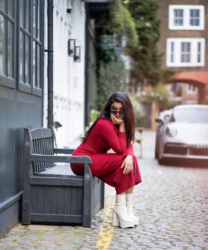 Roopa Koduvayur Instagram - Sometimes I feel that all I need is a 6 month vacation, jus twice a year ..!!🥲
@photosbyjulakanti 
.
.
.
.
.
.
.
.
.
.
.
.
.
.
.
.
.
.
.
.
.
.
.
.
.
.
.
#nottinghill #smile #colorful #nottinghillcarnival  #streetphotography