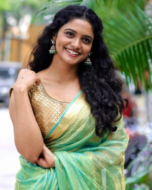Roopa Koduvayur Instagram - New beginnings ✨
Wearing @houseofthorani 
Styled by @daleenaprathiba 
Pc @akash.manda 
.
.
.
.
.
.
.
.
.
.
.
.
.
.
.
.
.
.
.
.
.
.
.
.
.
#roopakoduvayur 
#happyholi #newbeginnings #pooja