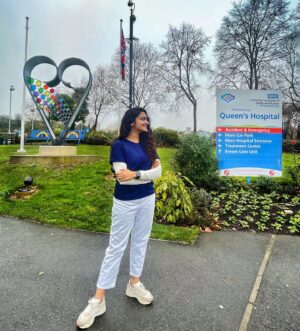 Roopa Koduvayur Instagram - Persistence,belief and hard work…!💫🇬🇧
#doctor #cancerunit #oncology #medicaloncology #burtonontrent #unitedkingdom