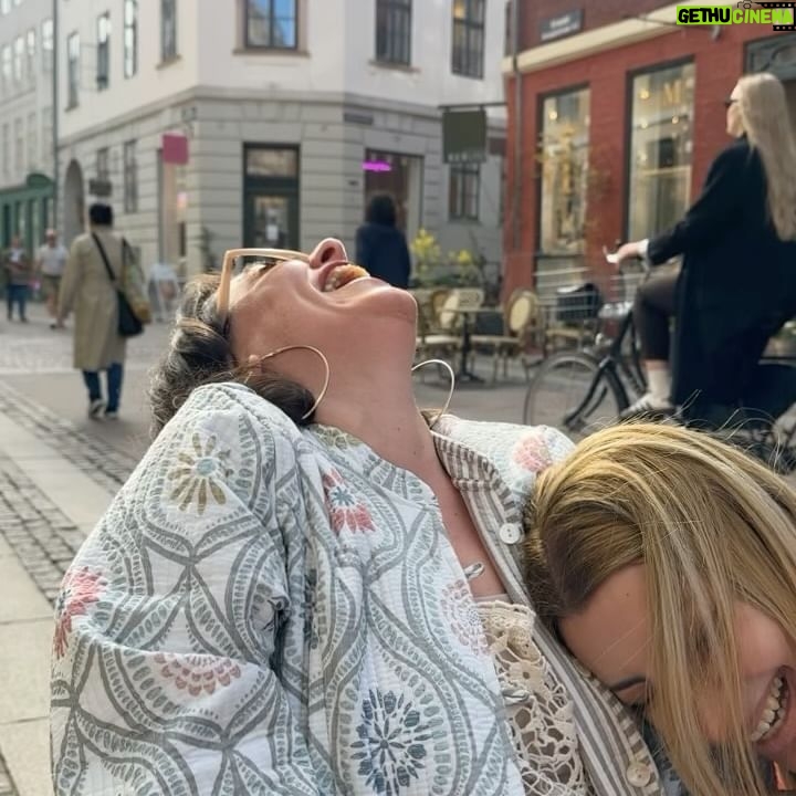 Rosa Linn Instagram - Met my esc delegation in Sweden last week. Missed you guys so much🤍