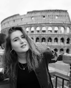 Rosa Linn Instagram - new obsession - b/w photography 📸
