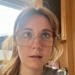 Rosalie Vaillancourt Instagram – Je porte maintenant des lunettes et c’est devenu mon seul trait de personnalité depuis 24 heures