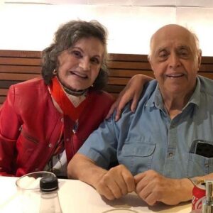 Rosamaria Murtinho Instagram - Indo para 2024 com a mesma pessoa de 1959❤️