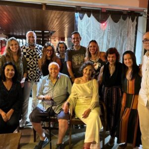 Rosamaria Murtinho Instagram - Aniversário do Maurão filhos e amigos Parabéns amor!