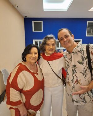 Rosamaria Murtinho Instagram - COM A QUERIDA D.DEA E RODRIGO FAOUR NO TEATRO DOS 4 ,peça SER ARTISTA