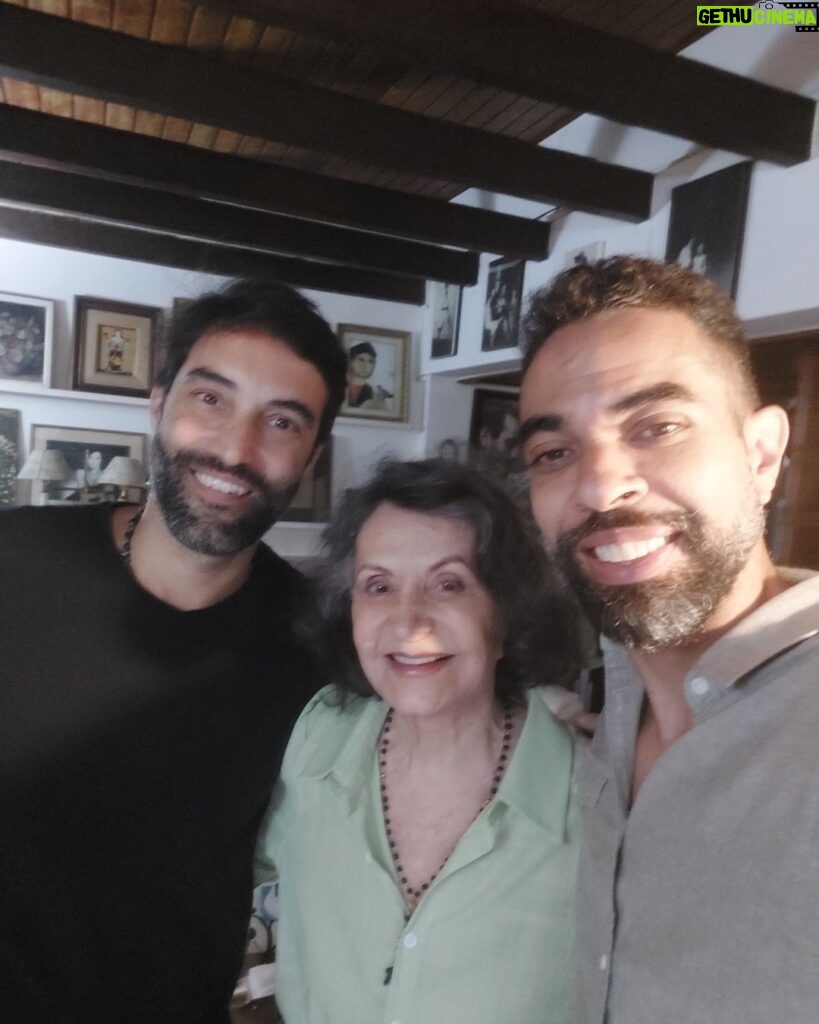 Rosamaria Murtinho Instagram - Marcelo Portes ,eu e o produtor Rômulo estaremos na peça PERDOA-ME POR ME TRAÍRES de Nelson Rodrigues