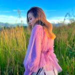 Rosangpuii Ralte Instagram - Top : @abbacy_official 💜 Christmas a kawr thar mawi tak duh tan booking a la tih chur2 theih e,Abbacy fashion designing studio .. ➡️lunglei chanmari children park opposite #sunsetlovers #sundaytop #blessed #love