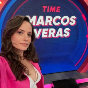 Rosanne Mulholland Instagram - Pra quem, como eu, também amou esse look de hoje, sigam as divas da beleza:
Style: @carlagaran 
Beleza: @makegonzovivi 
Look: @reversaoficial 
💖
