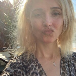Rose Byrne Instagram - 4 point 0 🥳