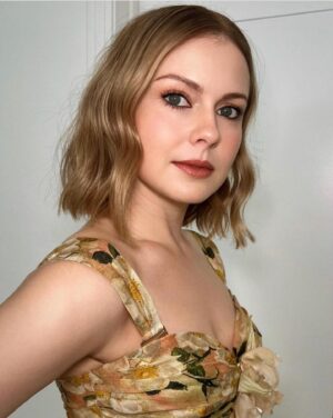 Rose McIver Instagram - Thanks to the brilliant glam team for bringing these spring vibes 💐