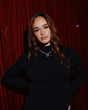 Rose Williams Instagram - thank you @bulgari for a wonderful evening 💎💚✨ styling @aimeecroysdill hair @davidebarbieri_ make up @francescabrazzo 🫶
