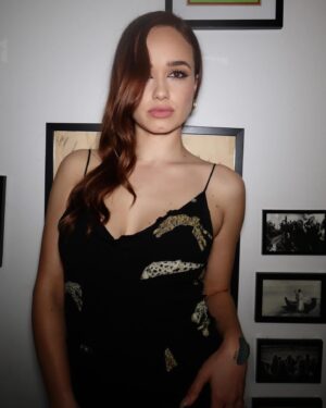 Rose Williams Instagram - birthday look for @britishvogue x @tiffanyandco bafta celebration 🙏🏼💐🌹🌸 @francescabrazzo @davidebarbieri_ 💋🫶🐆