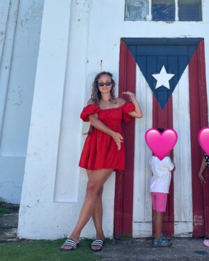 Rose Williams Instagram - The sound of coquís the taste of mofongo on sacred land in sweet waters. I 🫶🇵🇷