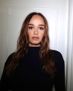 Rose Williams Instagram - pre @bulgari sparkles @aimeecroysdill @davidebarbieri_  @francescabrazzo 🫶✨🐈‍⬛