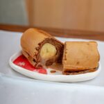Rose Yu Instagram - 前幾天和朋友一起做的甜點~~ 圖1是巧克力鬆餅包香蕉，成功！熱熱的吃超級好吃，香蕉和巧克力真的是絕配🤤 圖2和圖3是空有外表但是不好吃的春捲包水果😭😭 味道我就不描述了...