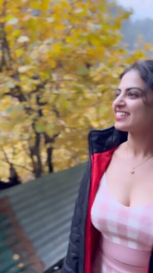 Roshni Sahota Instagram - #roshnisahota #roshnians🌹 #roshni #kashmir #kashmiri #nature #love