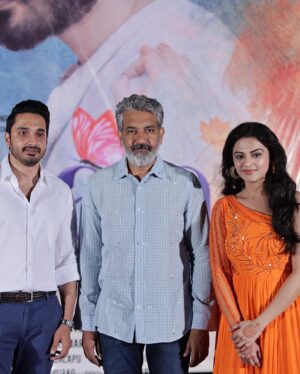 Roshni Sahota Instagram - “ O kala…Poster Launch Event “
Super blessed and grateful to share stage with the biggest director @ssrajamouli sir. It was a fangirl moment. @saileshkolanu sir thankful to you to grace the event with your presence. 
Thankyou @gourish1107 @lakshminavyamakkapati @maheshdattamoturu @deepak.kolipaka @adireddy525 sir for making it grand. 

Beautiful Gown: @myshadesignerstudio 

#bless #poster #launch #telugucinema #ssrajamouli #grateful #okala #saileshkolanu