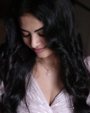 Roshni Sahota Instagram - Challeya 

#pictureperfect #innocence #beauty