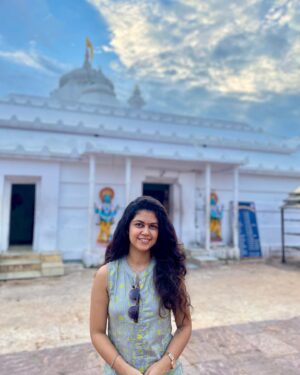Roshni Singh Instagram - Day 2 - temple day 🛕

.
#puri #allarnathtemple #templesofindia #templevisit