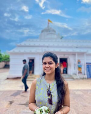 Roshni Singh Instagram - Day 2 - temple day 🛕

.
#puri #allarnathtemple #templesofindia #templevisit