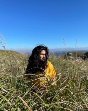 Roshni Singh Instagram - Sparkling like sunshine 🌞 

.

.

.
#sunshine #wagamon #bts #shootdiaries #hills