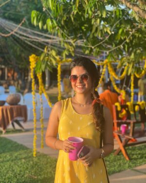 Roshni Singh Instagram - Sweeter than 🍯